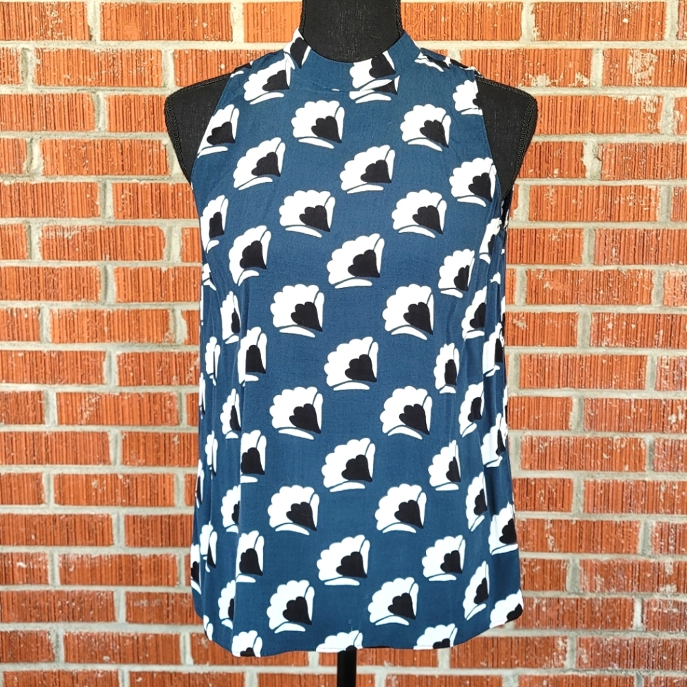 FREE with purchase 💫 Loft sleeveless blouse 🛍 HP 🛍